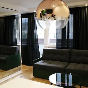 https://emerald-studio.warsawhotelspoland.com